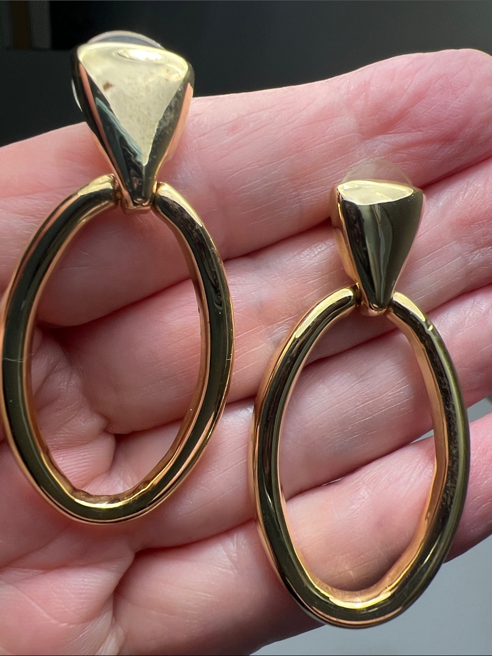 Gold-Tone Oval Hoop Drop Pietced Earrings - Classic - Estate Vintage